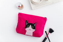 Load image into Gallery viewer, Black and White Cat Make-up Bag
